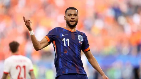 不朽战魂归来！AGON携手StarsWar12，共赴DOTA1巅峰之旅，重燃黄金记忆火花！